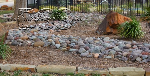 Landscaping with River Rock in Dry Climates: Sustainable Solutions