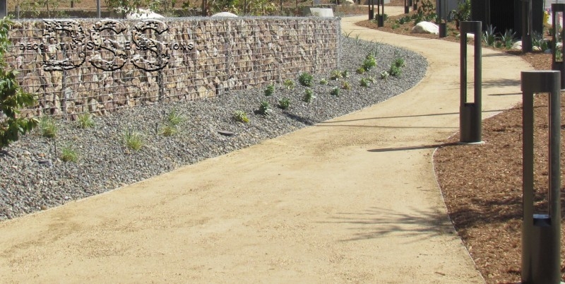 Inorganic vs Organic Mulch